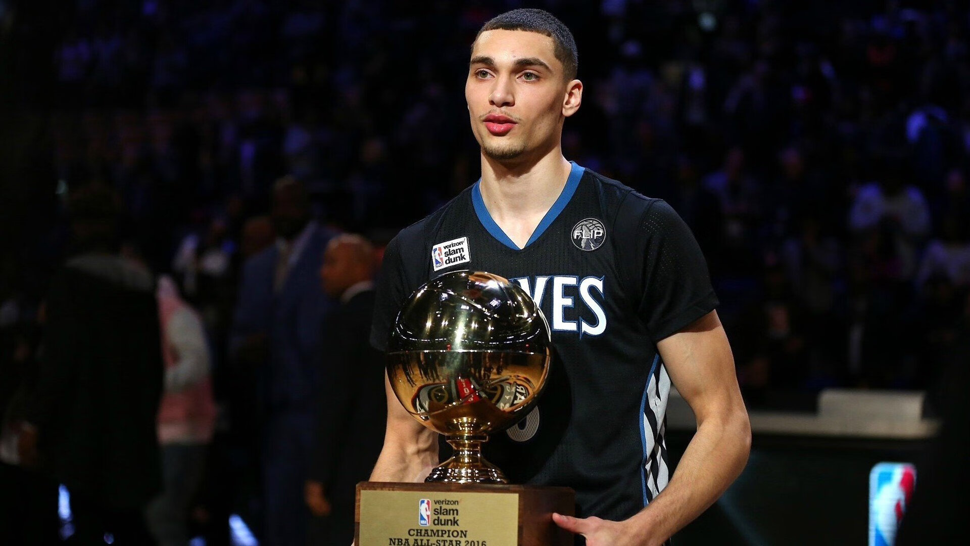 篮网球馆设“静音观赛区”,为高敏感观众提供安静环境,篮网球馆能容纳多少人